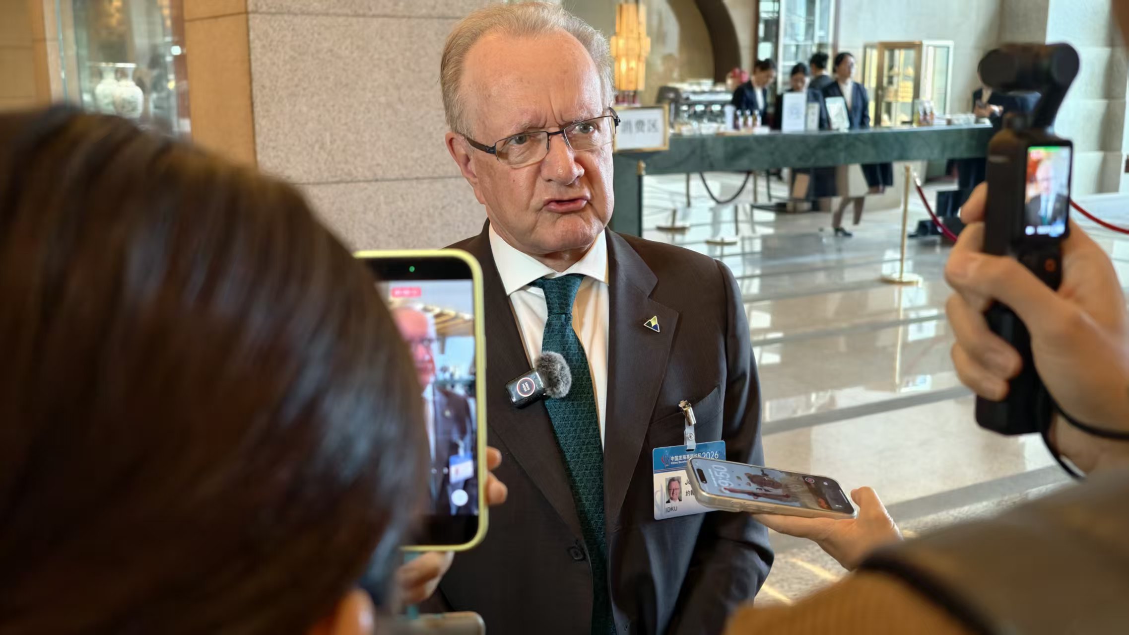 
北京大学第三医院黄牛代挂号电话票贩子号贩子网上预约挂号,住院检查加快,“我对中国的未来非常乐观”——国际人士热议中国发展新机遇