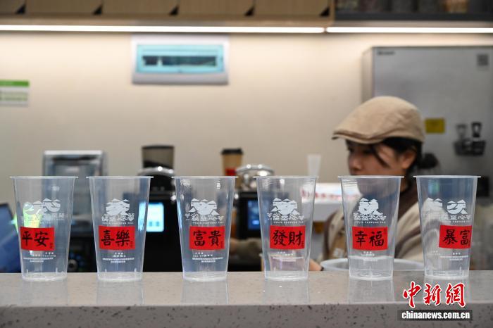 
北京大学第三医院黄牛代挂号电话票贩子号贩子网上预约挂号,住院检查加快,从非洲到湖南：茯苓的跨境之旅与百亿元产业