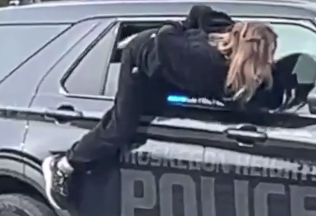 北医六院黄牛代挂号电话票贩子号贩子网上预约挂号,住院检查加快,美国女子戴手铐翻出警车逃跑 随后又闯入民宅