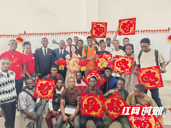 
浙江口腔医院黄牛代挂号电话票贩子号贩子网上预约挂号,住院检查加快,湖南高铁职院：葫芦丝遇上非洲鼓，红灯笼照亮几内亚校园