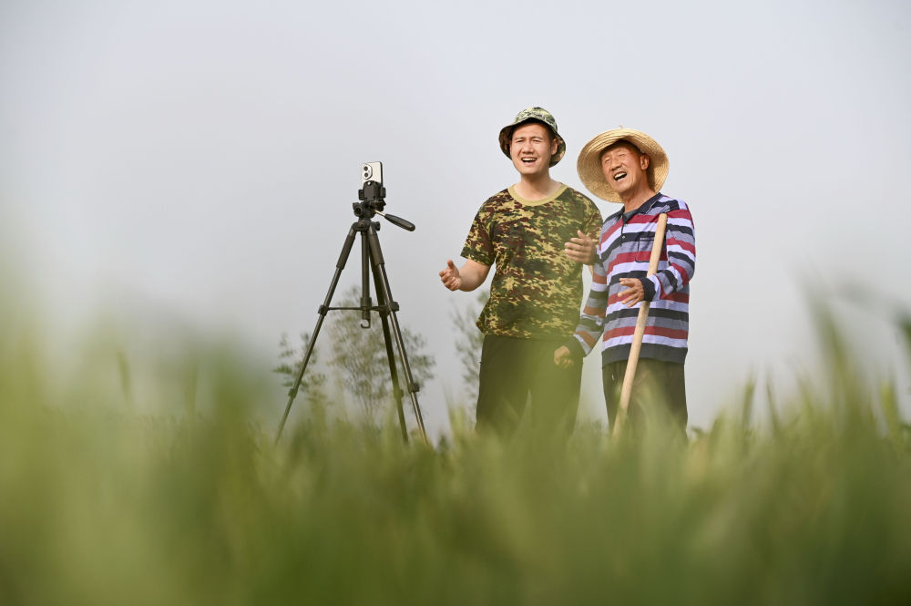 
首都医科大学附属北京同仁医院黄牛代挂号电话票贩子号贩子网上预约挂号,住院检查加快,两会·影像链接丨展望“十五五”：互联网“织”梦 新大众文艺舞新篇