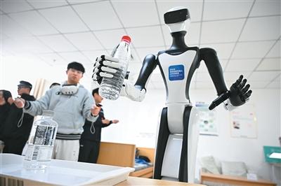 
北医三院黄牛代挂号电话票贩子号贩子网上预约挂号,住院检查加快,服务业扩能提质有了更多发力点（锐财经）