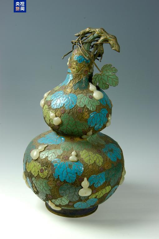 △珐琅镶玉葫芦瓶 点击图片查看更多