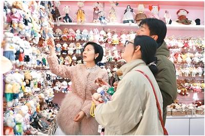 
南京各大医院黄牛代挂号电话票贩子号贩子网上预约挂号,住院检查加快,小包挂，何以成年轻人“心头好”？