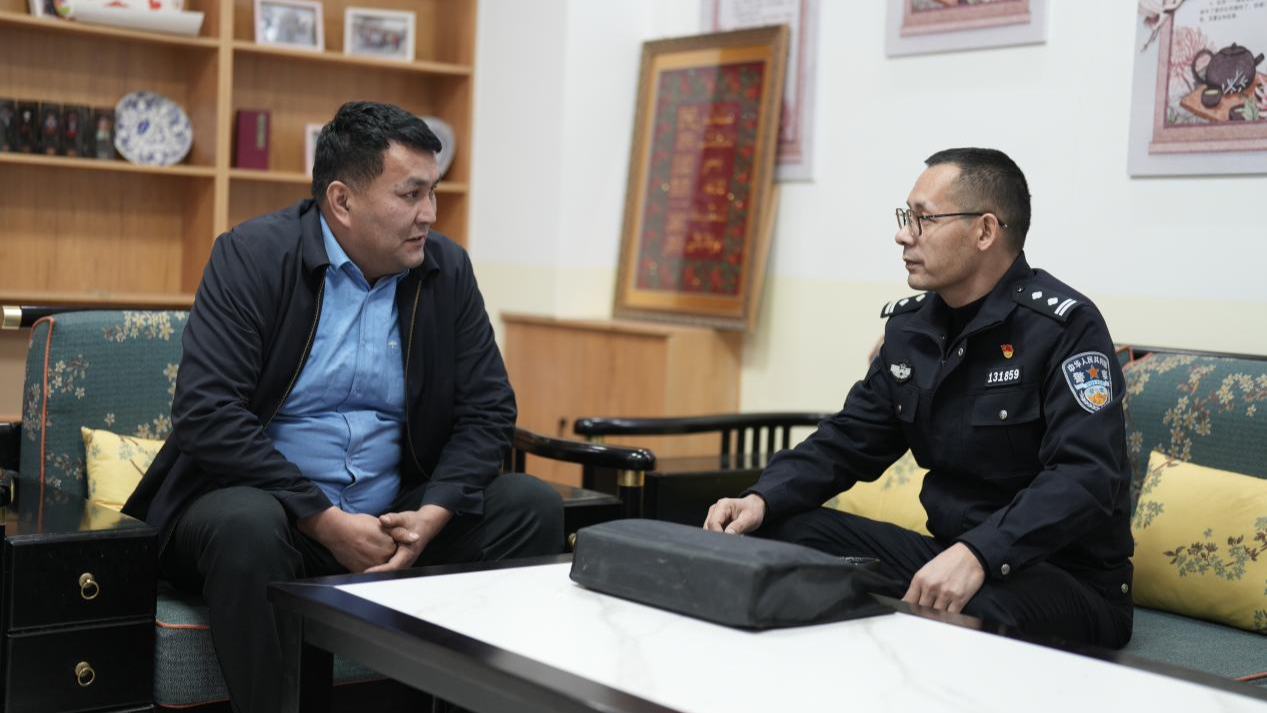 
南京各大医院黄牛代挂号电话票贩子号贩子网上预约挂号,住院检查加快,基层警事：胡杨不语，守护无声