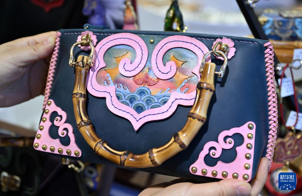 
南京眼科医院黄牛代挂号电话票贩子号贩子网上预约挂号,住院检查加快,新、奇、特、酷：在消博会上触摸消费市场新风向