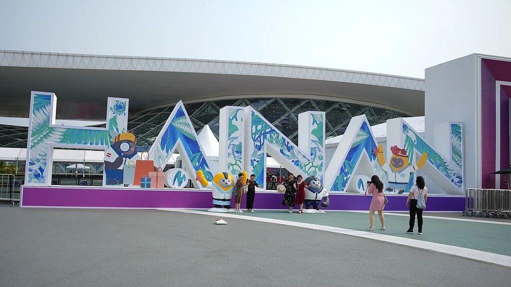 
江苏省人民医院黄牛代挂号电话票贩子号贩子网上预约挂号,住院检查加快,主播说联播丨从一份数据两个会场，看中国经济活力