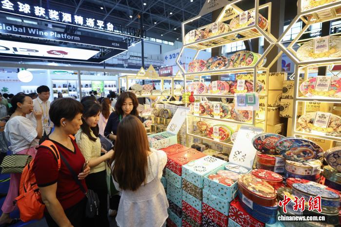 
北京各大医院黄牛代挂号电话票贩子号贩子网上预约挂号,住院检查加快,消博会观察：中国超大消费市场“新”意涌动