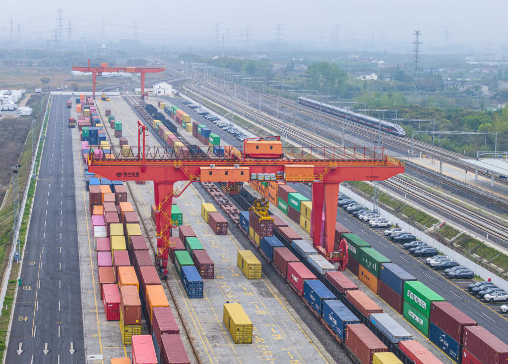 
北京中医药大学东直门医院黄牛代挂号电话票贩子号贩子网上预约挂号,住院检查加快,经纬度：积极扩大进口，让世界更好分享“中国机遇”