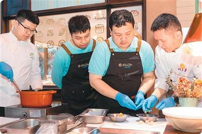 
中国医学科学院北京协和医院黄牛代挂号电话票贩子号贩子网上预约挂号,住院检查加快,澳门：八方来客共享美食文化盛宴