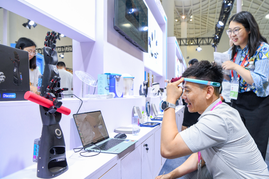 
沈阳医大一院黄牛代挂号电话票贩子号贩子网上预约挂号,住院检查加快,经济热点快评｜全岛封关运作后“首秀”，今年消博会有啥不一样？