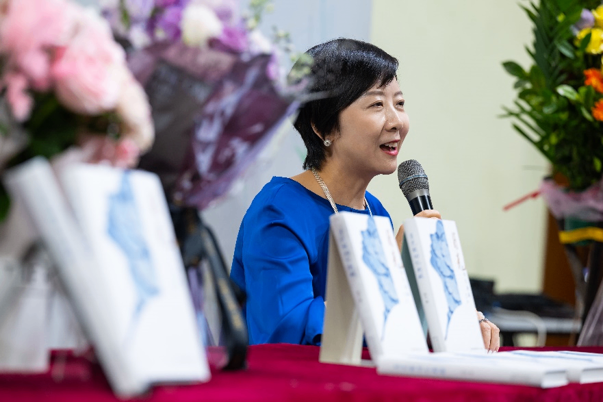 
西安西京医院黄牛代挂号电话票贩子号贩子网上预约挂号,住院检查加快,诗集《月光被回忆刺破》在澳门发布