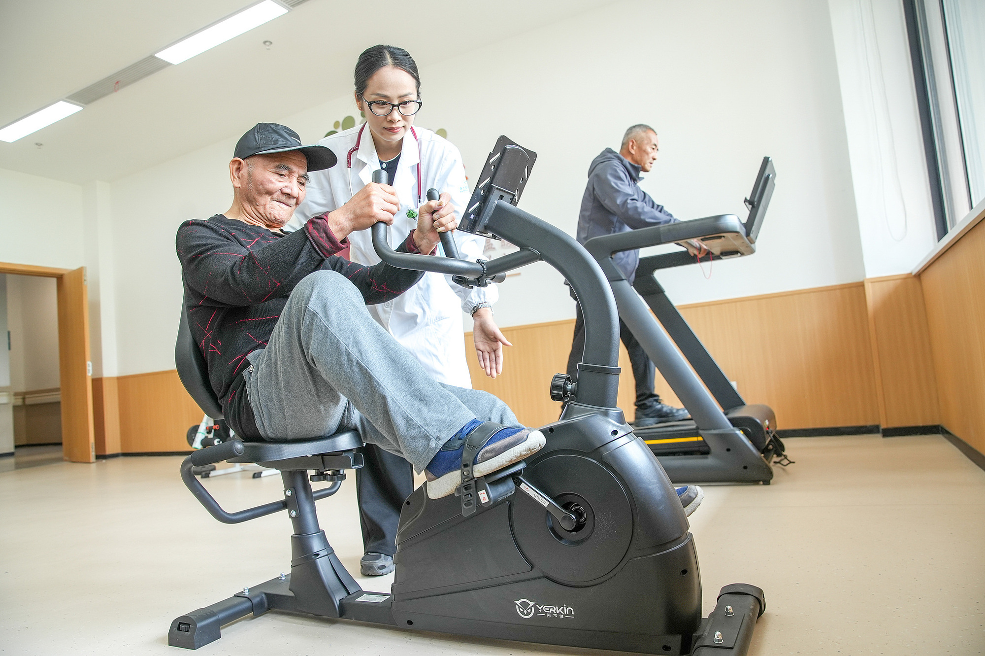 
广州各大医院黄牛代挂号电话票贩子号贩子网上预约挂号,住院检查加快,晶采观察丨四句话划重点！“十五五”开局起步这样干