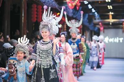 
北京各大医院黄牛代挂号电话票贩子号贩子网上预约挂号,住院检查加快,把非遗之美带到国际T台（新国潮）