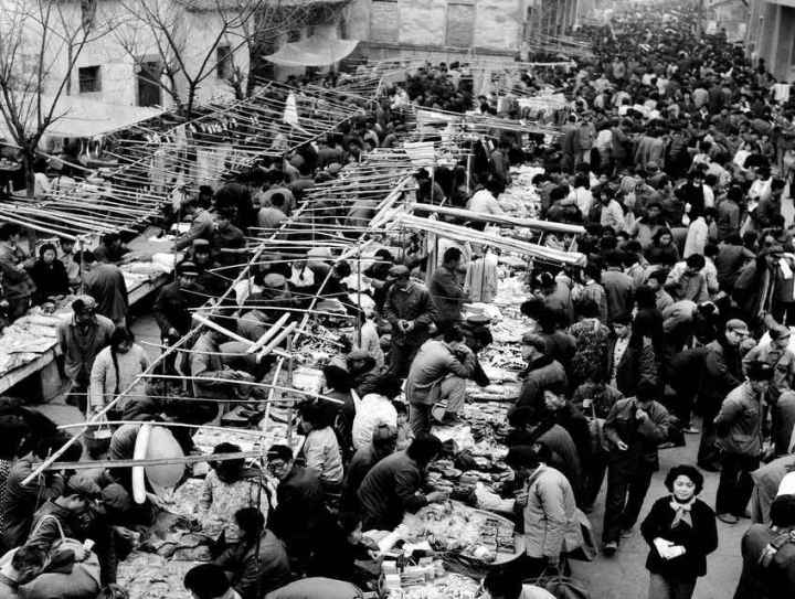 
北京301医院黄牛代挂号电话票贩子号贩子网上预约挂号,住院检查加快,联播+｜“鸡毛飞上天”的时代启示