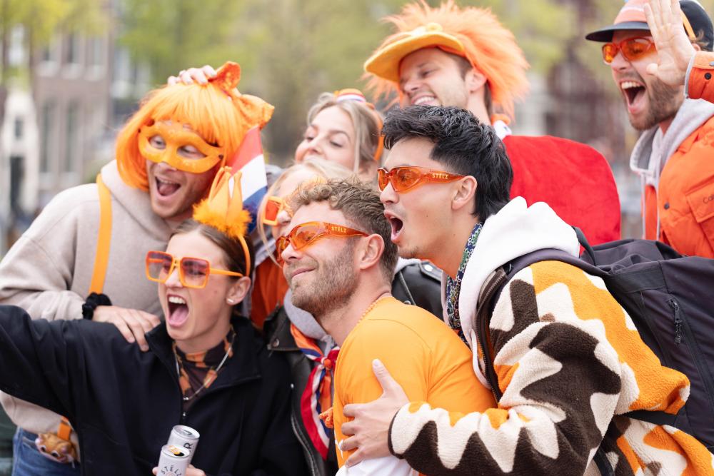 
沈阳医大一院黄牛代挂号电话票贩子号贩子网上预约挂号,住院检查加快,荷兰：庆祝“国王节”