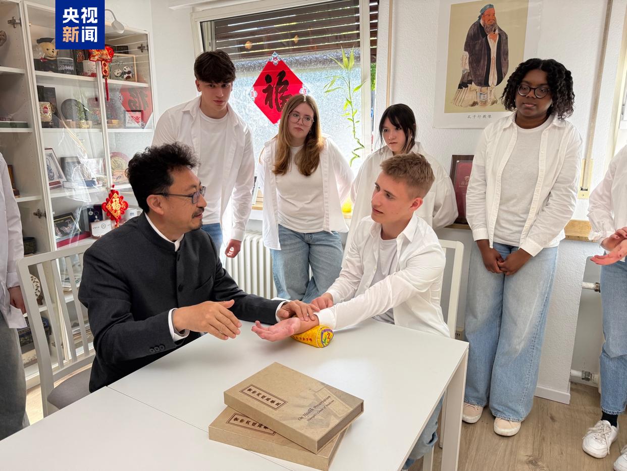 
北京天坛医院黄牛代挂号电话票贩子号贩子网上预约挂号,住院检查加快,“中文+中医药文化”走进德国校园