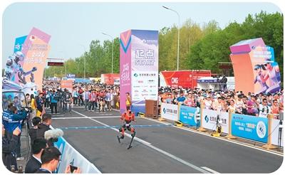 
上海第九人民医院黄牛代挂号电话票贩子号贩子网上预约挂号,住院检查加快,中国机器人跑得比人快了（外国网友“趣”问中国⑤）