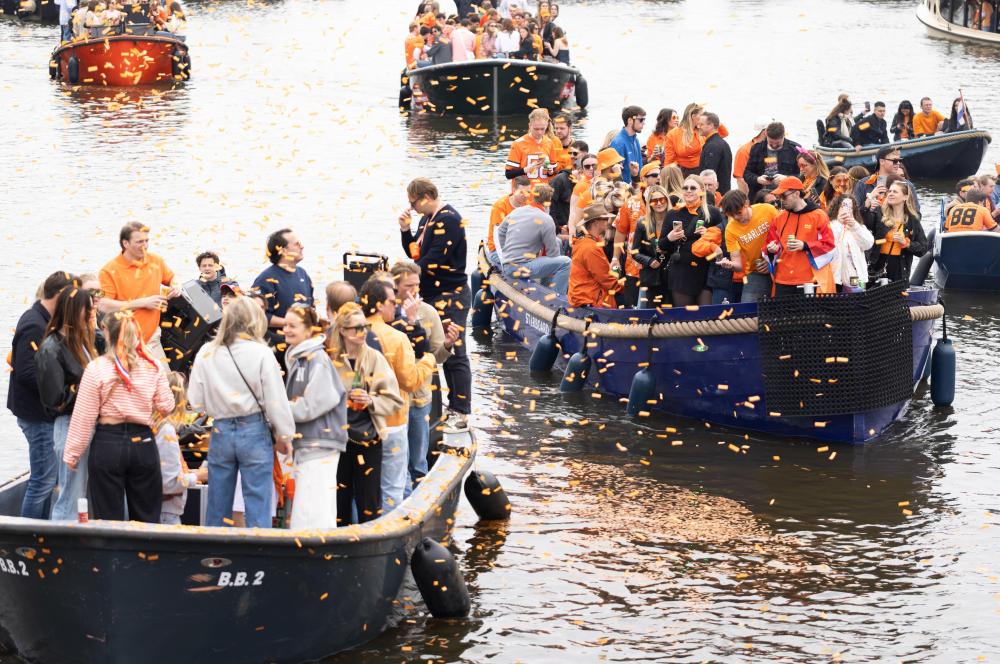 
沈阳医大一院黄牛代挂号电话票贩子号贩子网上预约挂号,住院检查加快,荷兰：庆祝“国王节”