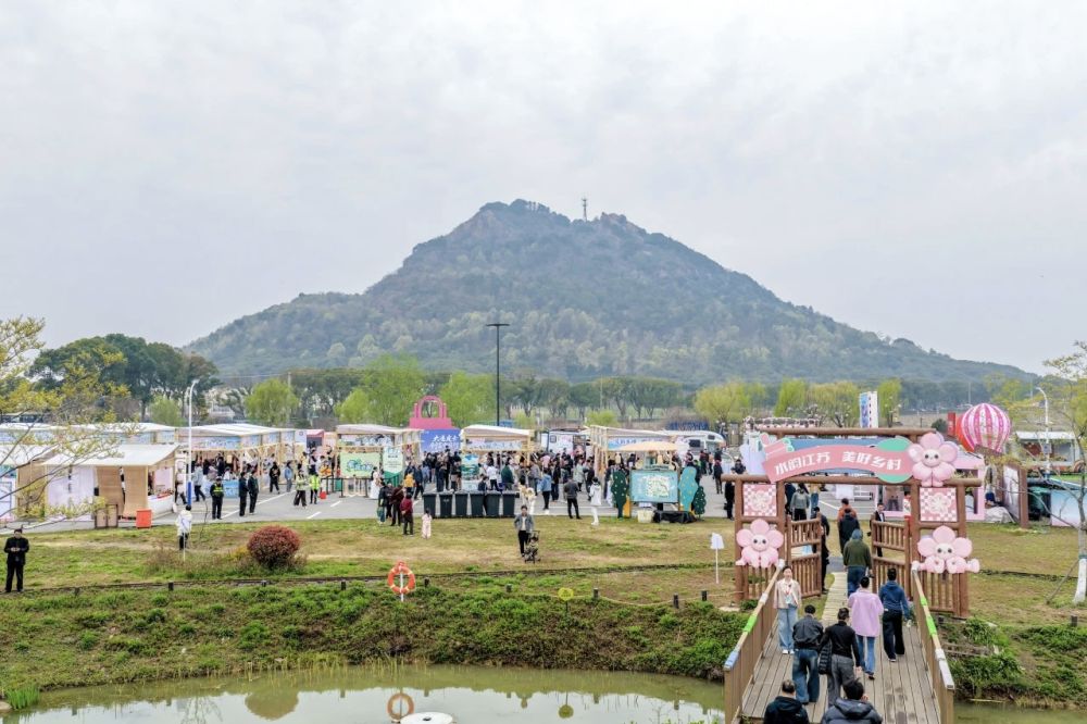 
西安各大医院黄牛代挂号电话票贩子号贩子网上预约挂号,住院检查加快,春日经济新图景｜从“赏桃林”到“觅桃源”，林下经济“种”出田园新花样