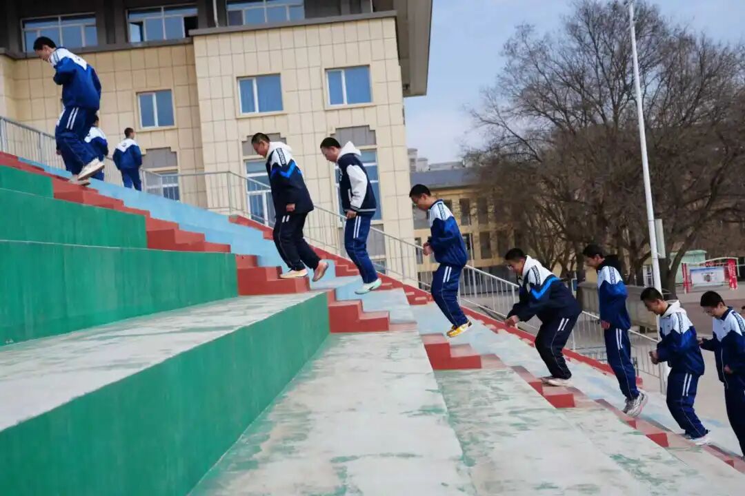 
杭州市第一人民医院黄牛代挂号电话票贩子号贩子网上预约挂号,住院检查加快,连续31年，徒步108里！这堂“课”又刷屏了