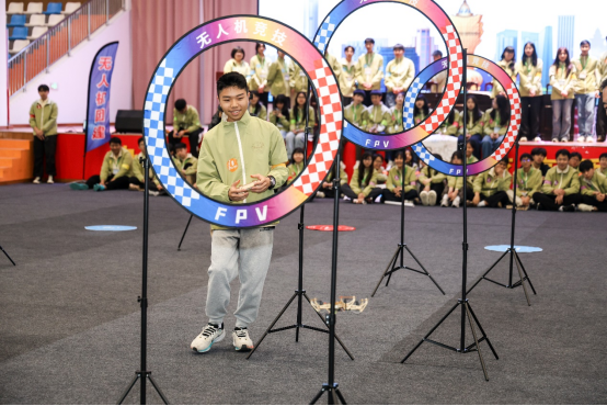 
上海肺科医院黄牛代挂号电话票贩子号贩子网上预约挂号,住院检查加快,厚植家国情怀的行走课堂