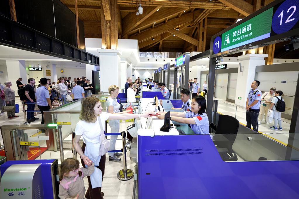 
广州市妇女儿童医疗中心黄牛代挂号电话票贩子号贩子网上预约挂号,住院检查加快,以数观势｜扩能提质 中国服务业发展乘势而上