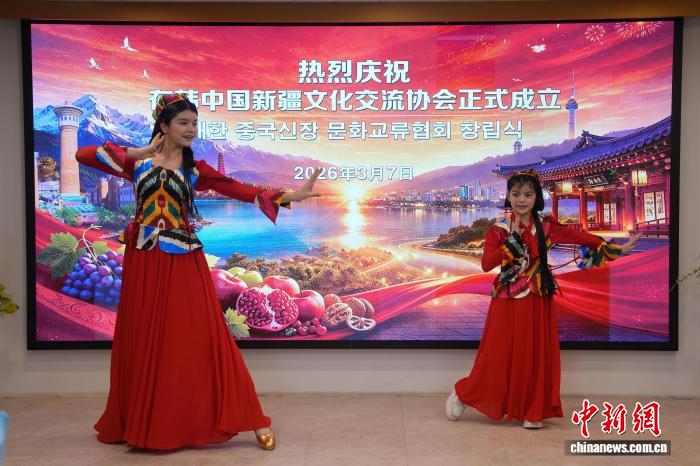 
杭州市七医院黄牛代挂号电话票贩子号贩子网上预约挂号,住院检查加快,从“听故事的人”到“讲故事的人” 中国女孩麦祖娜的寻根路