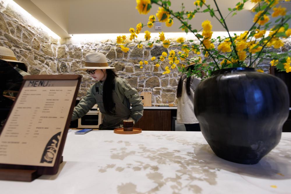 
广州市妇女儿童医疗中心黄牛代挂号电话票贩子号贩子网上预约挂号,住院检查加快,以数观势｜扩能提质 中国服务业发展乘势而上