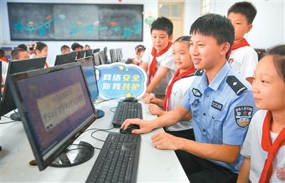 
浙江第一医院黄牛代挂号电话票贩子号贩子网上预约挂号,住院检查加快,守护孩子们的“数字童年”