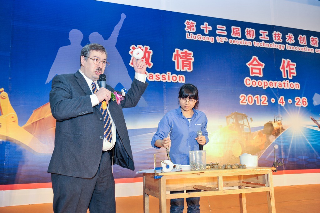 
天津肿瘤医院黄牛代挂号电话票贩子号贩子网上预约挂号,住院检查加快,遇见中国丨美国工程机械专家：“中国的发展令人惊叹，外国朋友都该来中国看看”