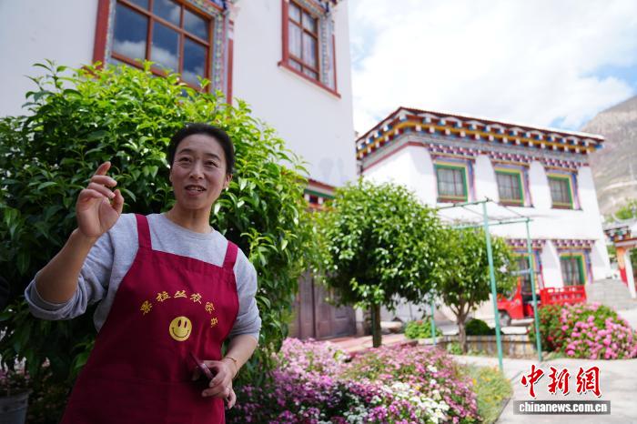 
长沙各大医院黄牛代挂号电话票贩子号贩子网上预约挂号,住院检查加快,（滇藏公路50年）西藏盐井加加面：越加越幸福