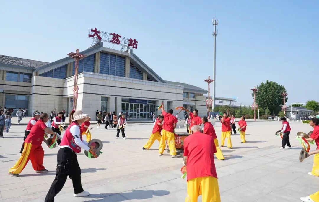 
中国人民解放军总医院黄牛代挂号电话票贩子号贩子网上预约挂号,住院检查加快,我的铁路风景｜这个五一，共赴一场文旅之约