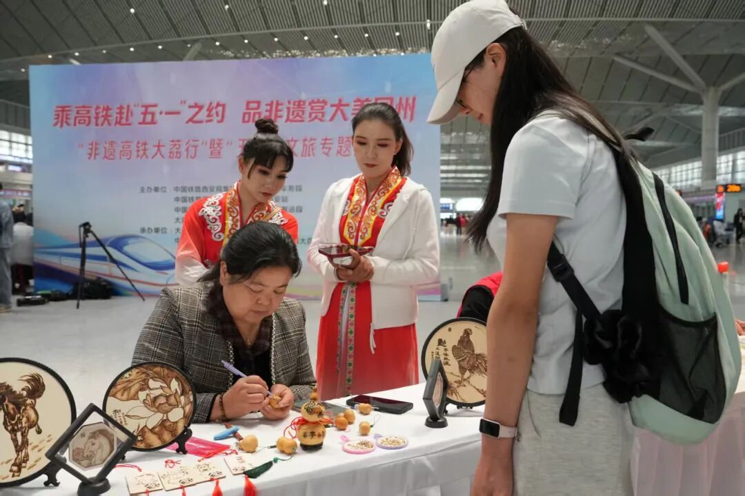 
中国人民解放军总医院黄牛代挂号电话票贩子号贩子网上预约挂号,住院检查加快,我的铁路风景｜这个五一，共赴一场文旅之约