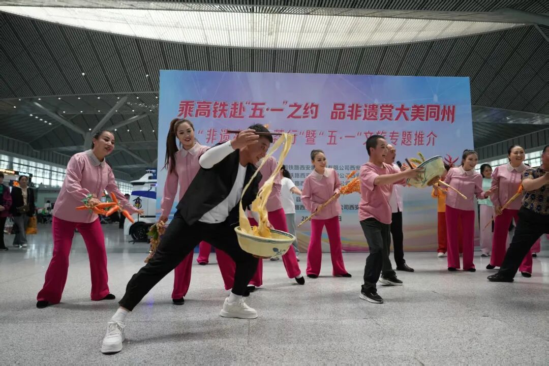
中国人民解放军总医院黄牛代挂号电话票贩子号贩子网上预约挂号,住院检查加快,我的铁路风景｜这个五一，共赴一场文旅之约