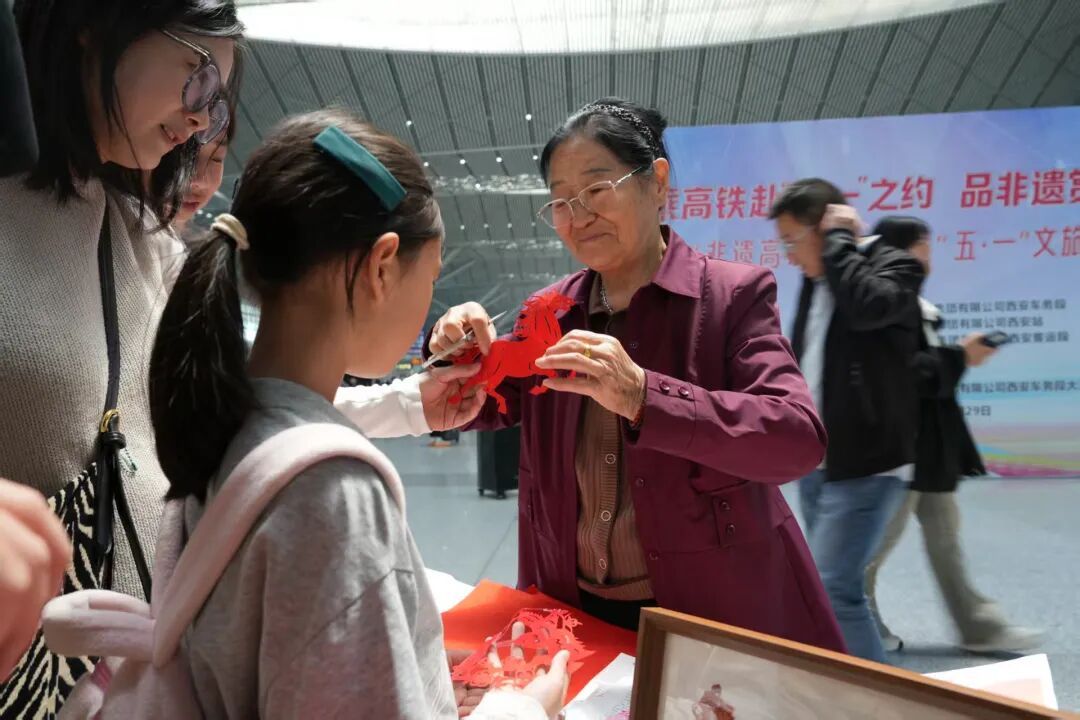 
中国人民解放军总医院黄牛代挂号电话票贩子号贩子网上预约挂号,住院检查加快,我的铁路风景｜这个五一，共赴一场文旅之约