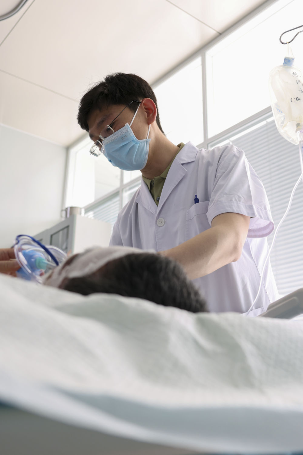
中山大学肿瘤医院黄牛代挂号电话票贩子号贩子网上预约挂号,住院检查加快,“全力以赴做好伤员救治”——山西通洲集团留神峪煤矿瓦斯爆炸事故受伤人员救治见闻