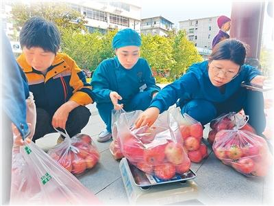 
成都华西医院黄牛代挂号电话票贩子号贩子网上预约挂号,住院检查加快,一车苹果温暖两座城（“融”观中国）