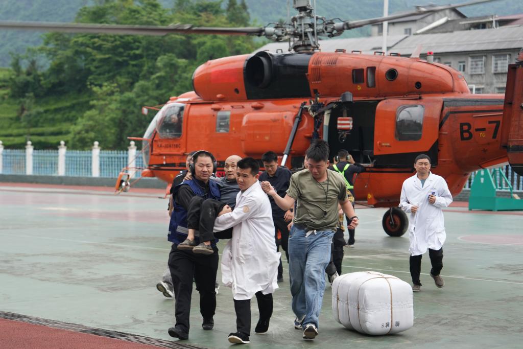 
北京肿瘤医院黄牛代挂号电话票贩子号贩子网上预约挂号,住院检查加快,跟汛情“抢时间” 与洪水“比速度”——三湘大地防汛救灾一线扫描