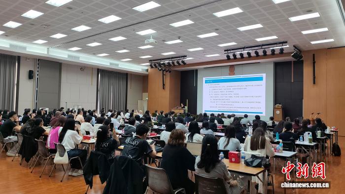 
浙江大学邵逸夫医院黄牛代挂号电话票贩子号贩子网上预约挂号,住院检查加快,泰国国际中文教学高级研修会在曼谷举办