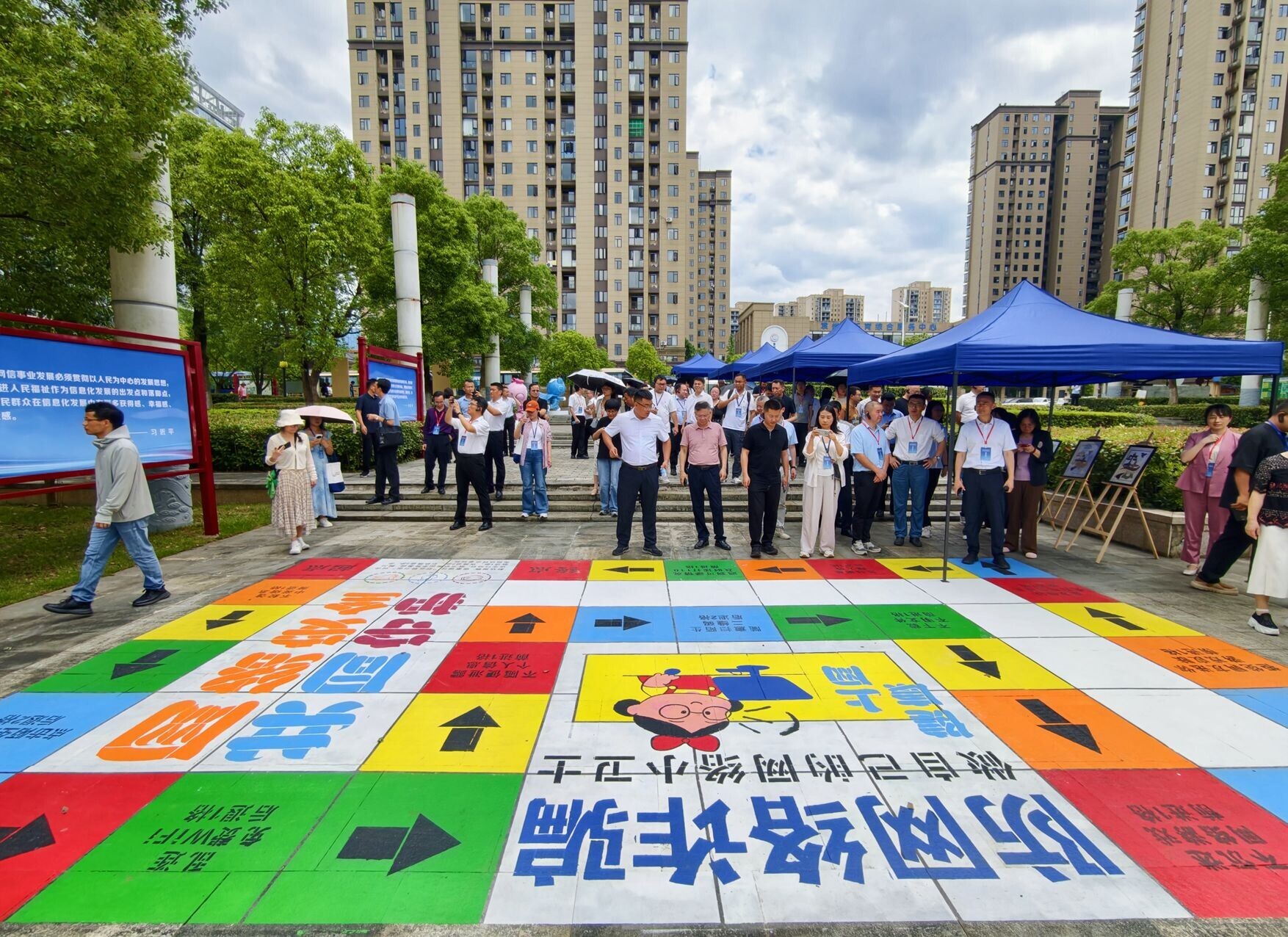 
中山一院黄牛代挂号电话票贩子号贩子网上预约挂号,住院检查加快,E法同行 | “线上线下”护成长 法治始终“在场”