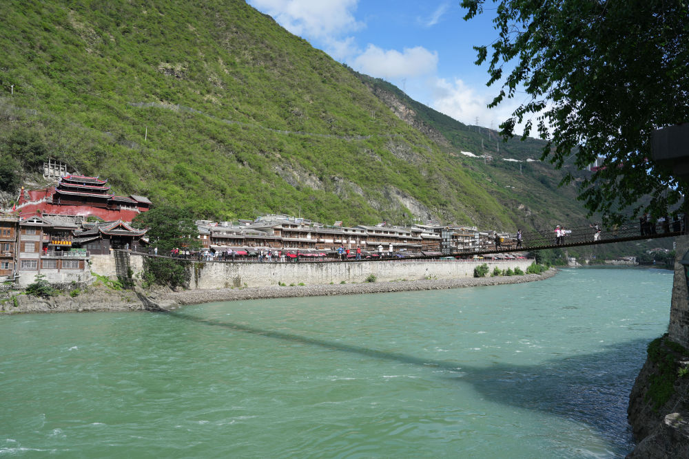 
中山一院黄牛代挂号电话票贩子号贩子网上预约挂号,住院检查加快,从太空看中国｜红军长征在川足迹——泸定桥的红绿交响