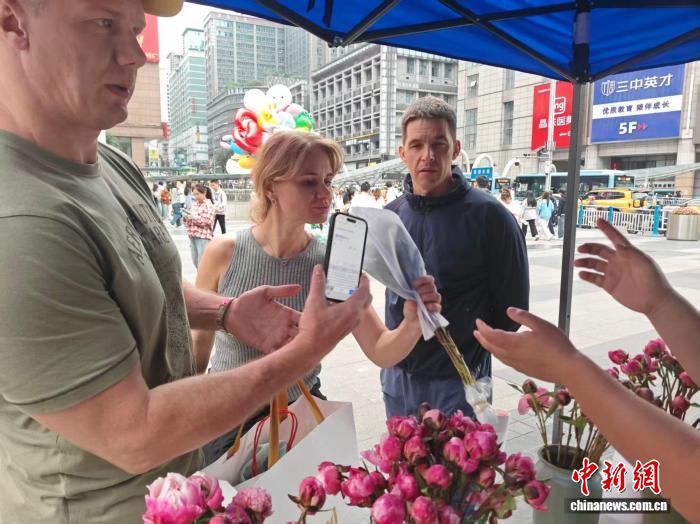 
中国中医科学院广安门医院黄牛代挂号电话票贩子号贩子网上预约挂号,住院检查加快,（乡村行·看振兴）美丽经济绽放“重庆芍药第一村”
