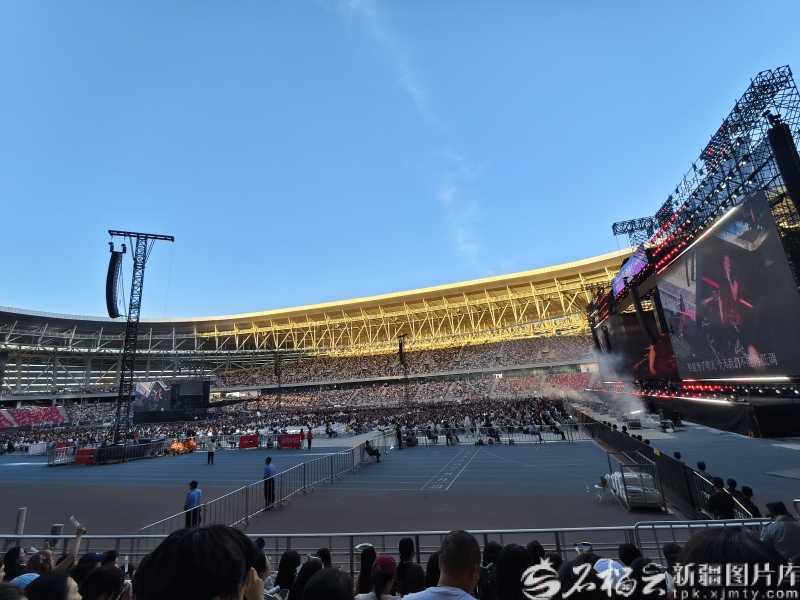 
杭州中医院黄牛代挂号电话票贩子号贩子网上预约挂号,住院检查加快,消费热潮涌动 新疆假日经济活力迸发