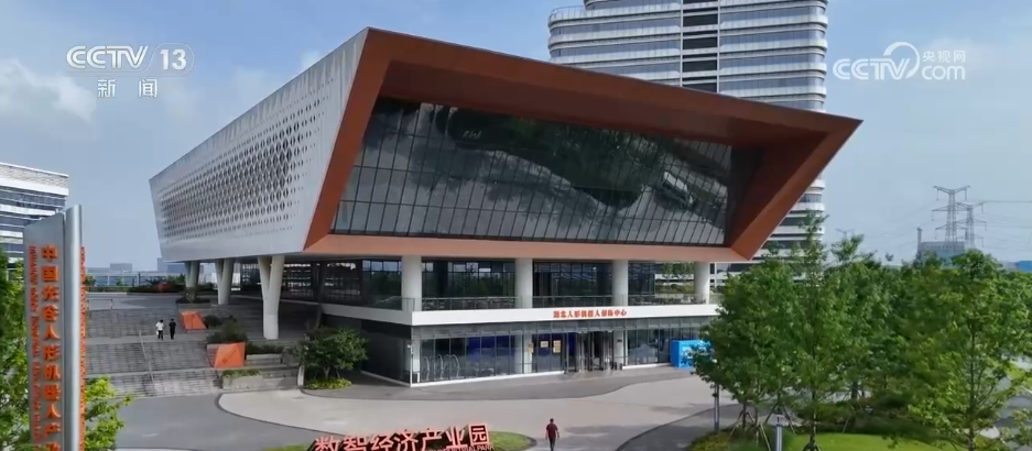 南京市口腔医院黄牛代挂号电话票贩子号贩子网上预约挂号,住院检查加快,就业“长”在产业上 | 新兴产业“拔节生长”为年轻人打开广阔就业空间