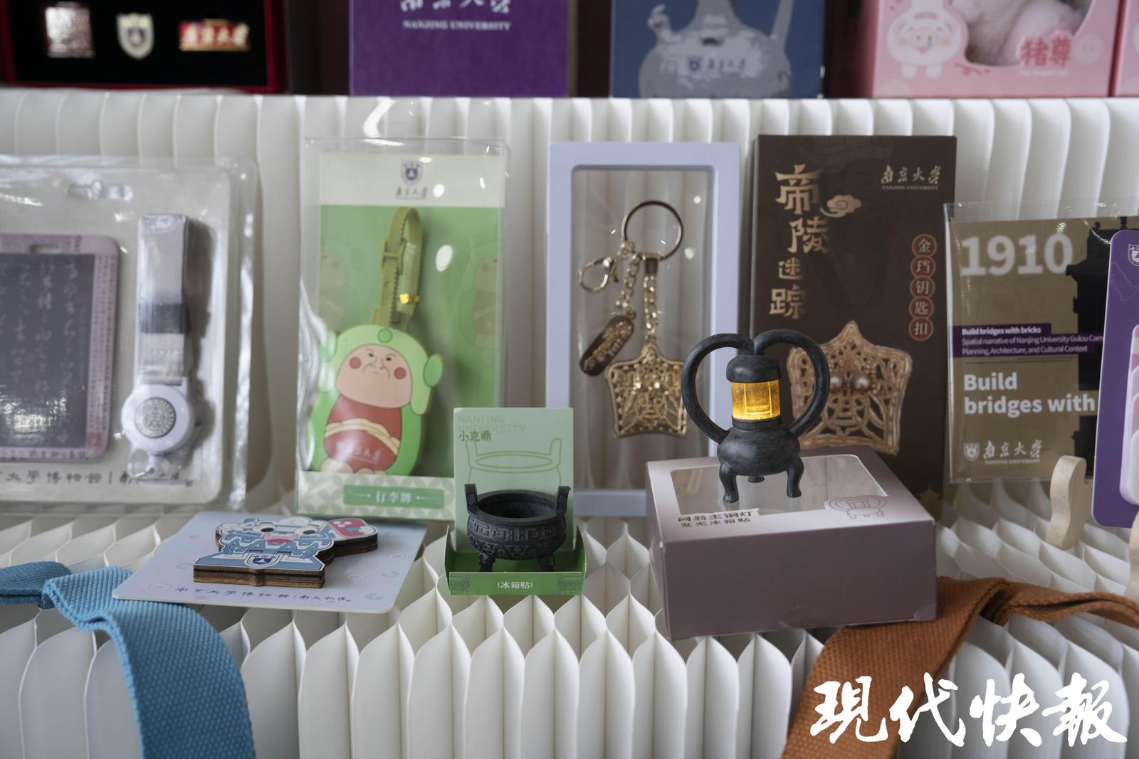 
成都华西医院黄牛代挂号电话票贩子号贩子网上预约挂号,住院检查加快,文化中国行 | 从博物馆展柜到年轻人的书包，文物正在“活”起来
