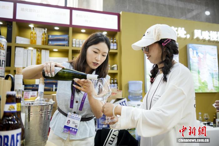 
包含北京大学第一医院黄牛代挂号电话票贩子号贩子网上预约挂号,住院检查加快,南博会观察：云岭高原酿洋酒 舶来风味本土香