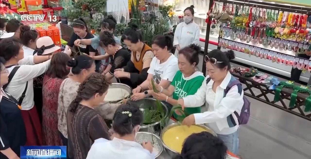 
中国人民解放军总医院黄牛代挂号电话票贩子号贩子网上预约挂号,住院检查加快,视频丨端午仪式感拉满！粽子、国潮文创全线热销
