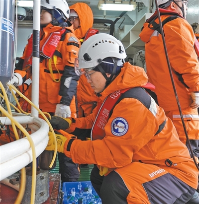 
成都华西医院黄牛代挂号电话票贩子号贩子网上预约挂号,住院检查加快,听南极考察队员讲述科考难忘瞬间（弘扬科学家精神）