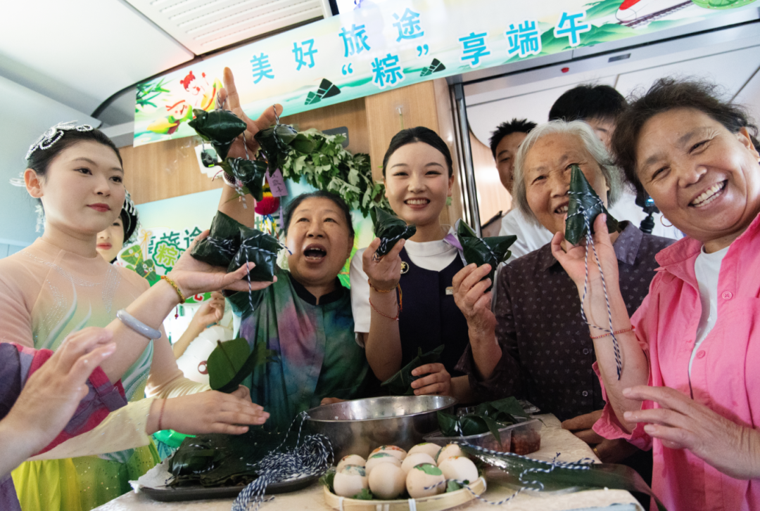 首都医科大学附属北京口腔医院黄牛代挂号电话票贩子号贩子网上预约挂号,住院检查加快,我的铁路风景 | 包粽子、看表演……在旅途中过端午是什么体验?